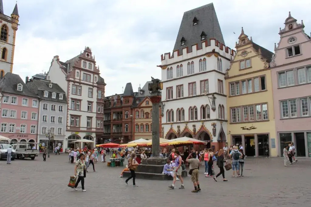 Alembra - Hotel zur Moselbrücke