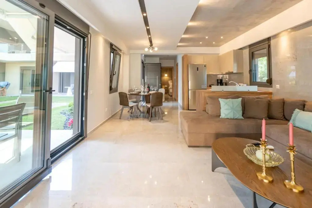 3 DOORS VILLAS