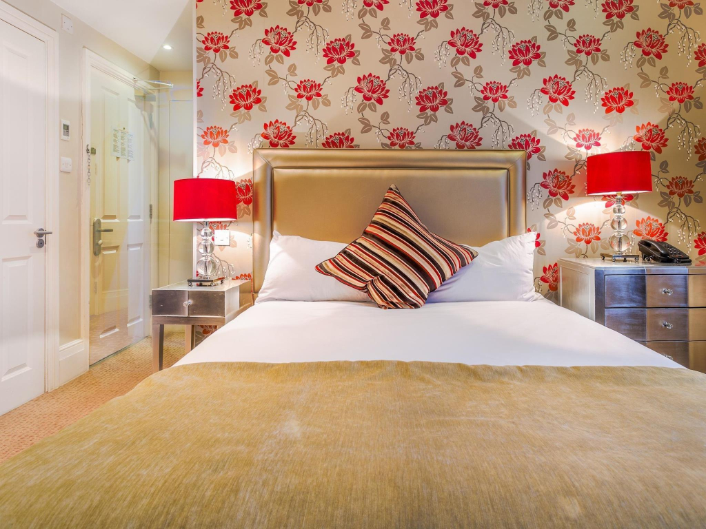 The Tophams Hotel