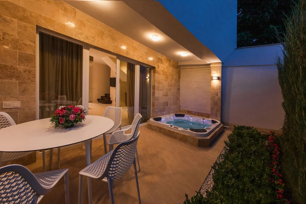 Sun City Arcadia Apartments