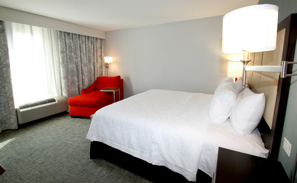 Hampton Inn- Suffolk