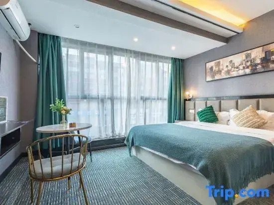Kai mesi E sports Hotel