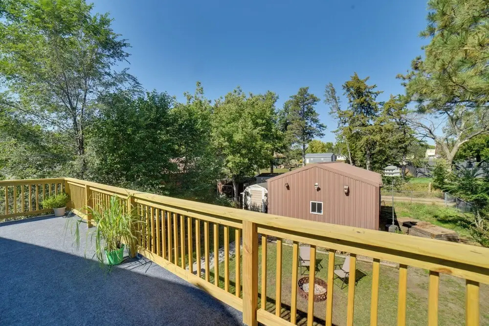 Walk to River: Oacoma Home w/ Dog-friendly Yard!