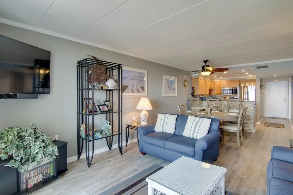 Beachfront Condo w/ Balcony & Views in Ocean City