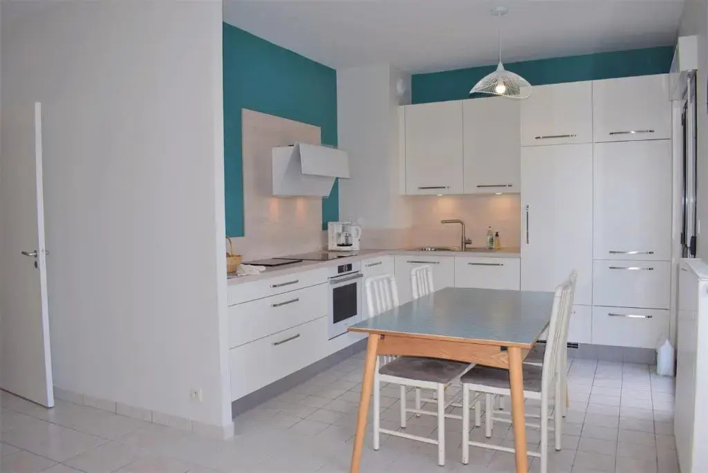 Bel appartement entièrement rénové 5 personnes au centre ville de PERROS-GUIREC - Ref 923