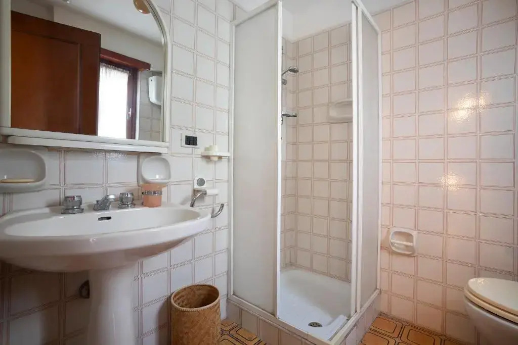 Villa summertime walking distance from the sea with garden