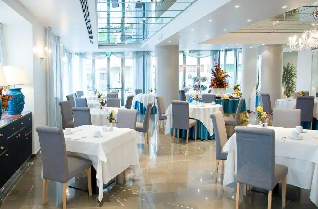 Club House Hotel