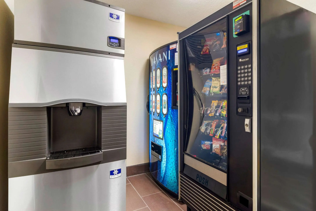 Comfort Inn & Suites Macon North I-75