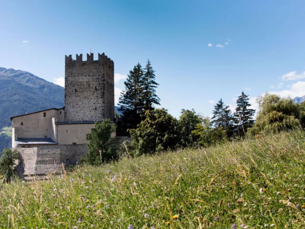 Burg Biedenegg mit SchlosscafiA© (FIE211)
