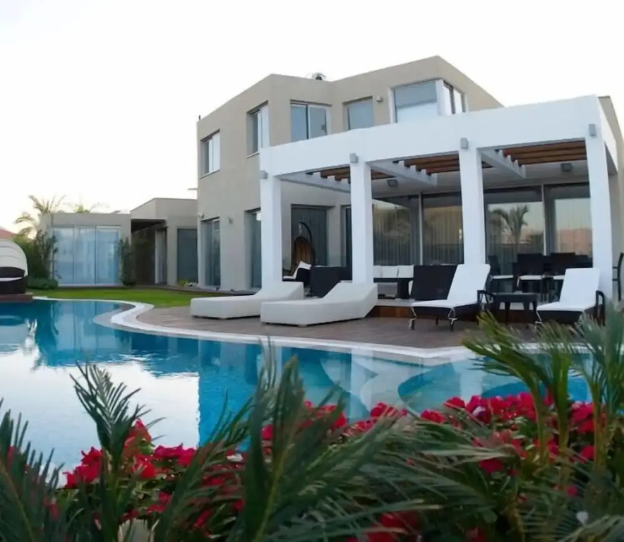 Mango Luxury Villa
