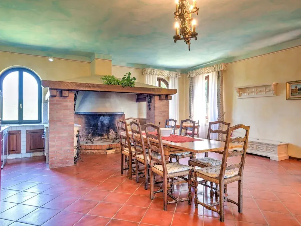 Majestic Farmhouse in San Vivaldo with Swimming Pool