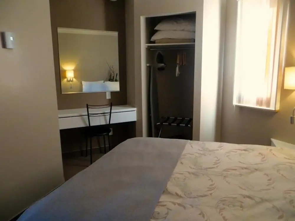 Motel Invitation