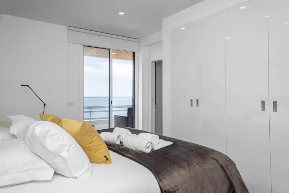 Lido Sunrise Apartment by Homie