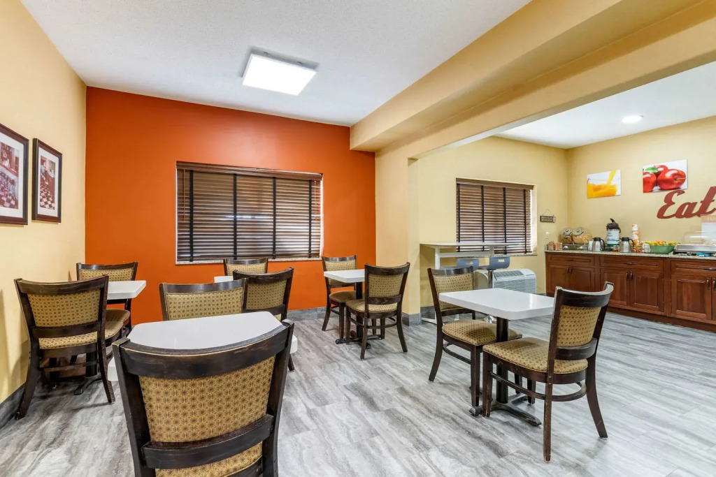Comfort Inn & Suites Mason City - Clear Lake