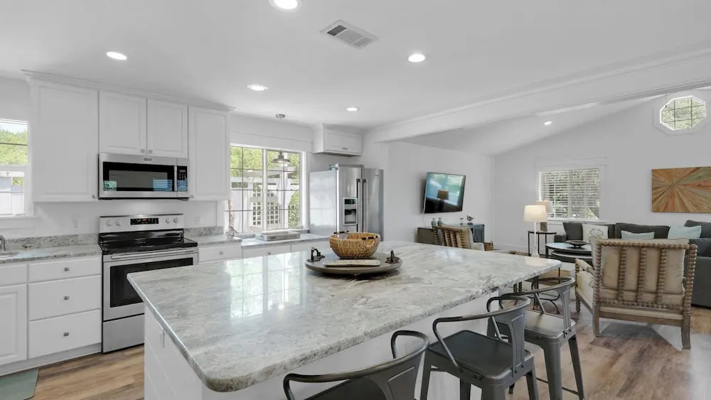 5 Minutes to the Beach; Old Florida Charm + Modern Upgrades