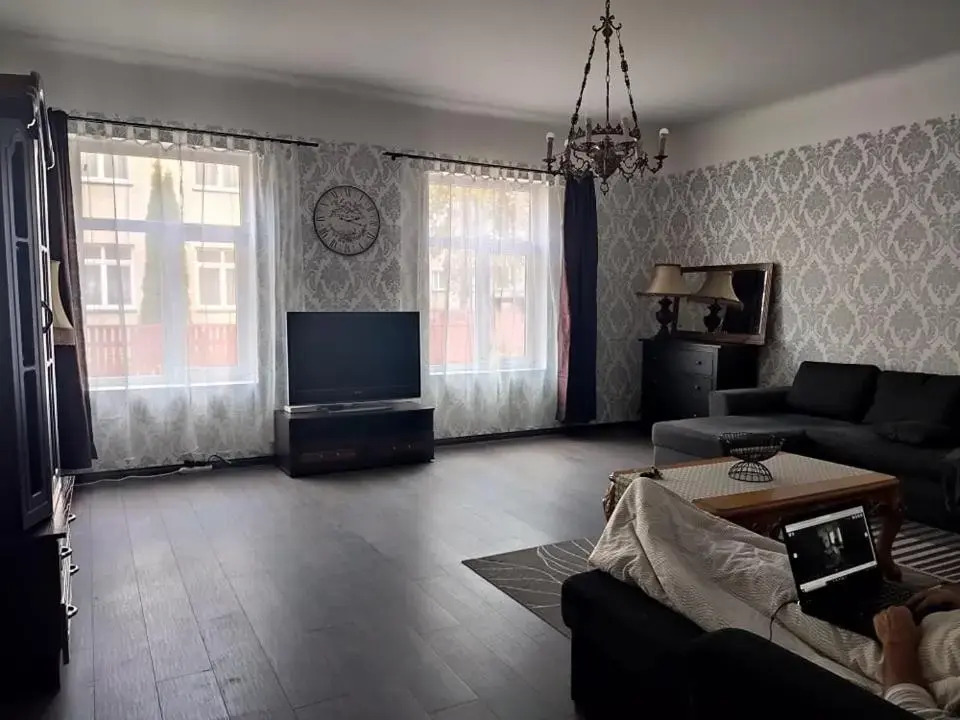 Chelsea Roosi 11 Apartment