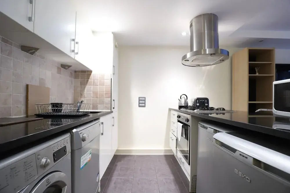 Modern 2 Bedroom Apartment
