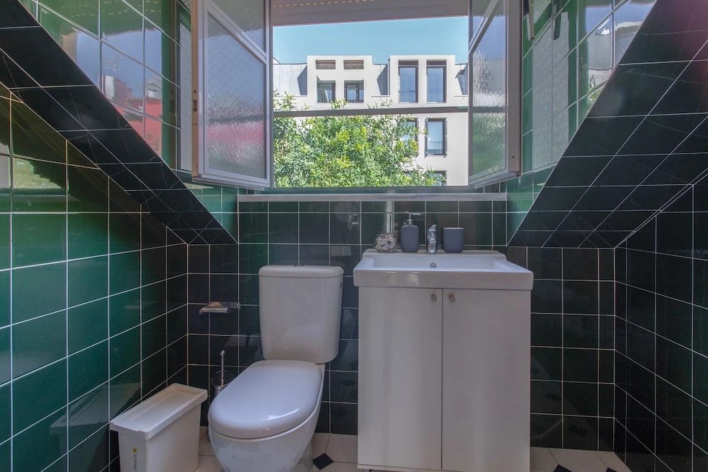 Beautiful flat with balcony & Great location