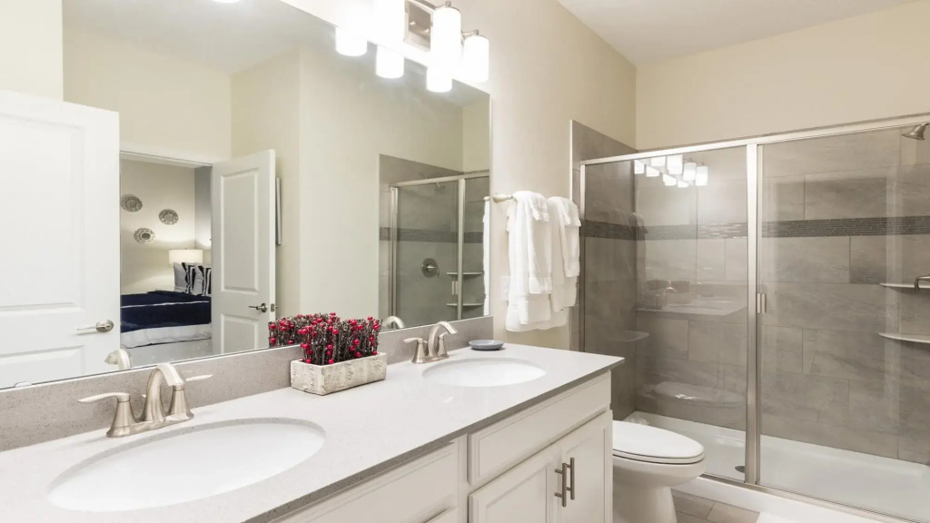 8BR Family Disney Getaway w Theatre Pool SPA