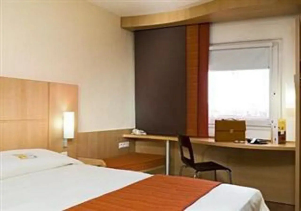 Ibis Tianjin Riverside