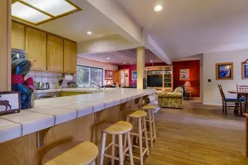 Shaffers Tahoe House
