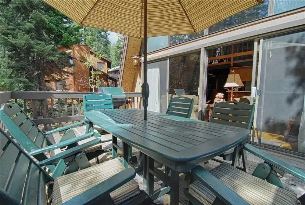 Large Deck and Bonus Room Plus Unique Features #146