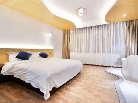 Hexin New Chinese-Style Hotel (Cultural Square Branch)