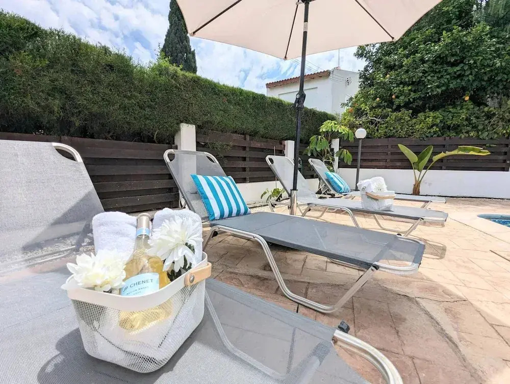 Blue Estia Villa - Pool, Wifi, Summer Breeze