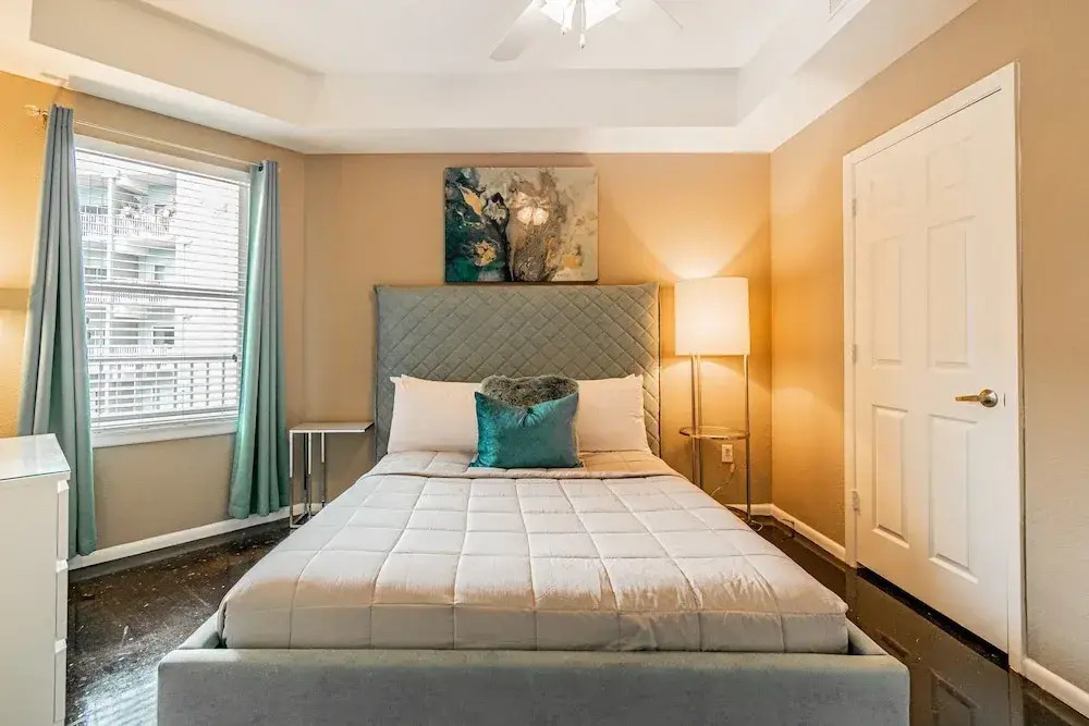 BC-324: Channelside Luxury Apartment