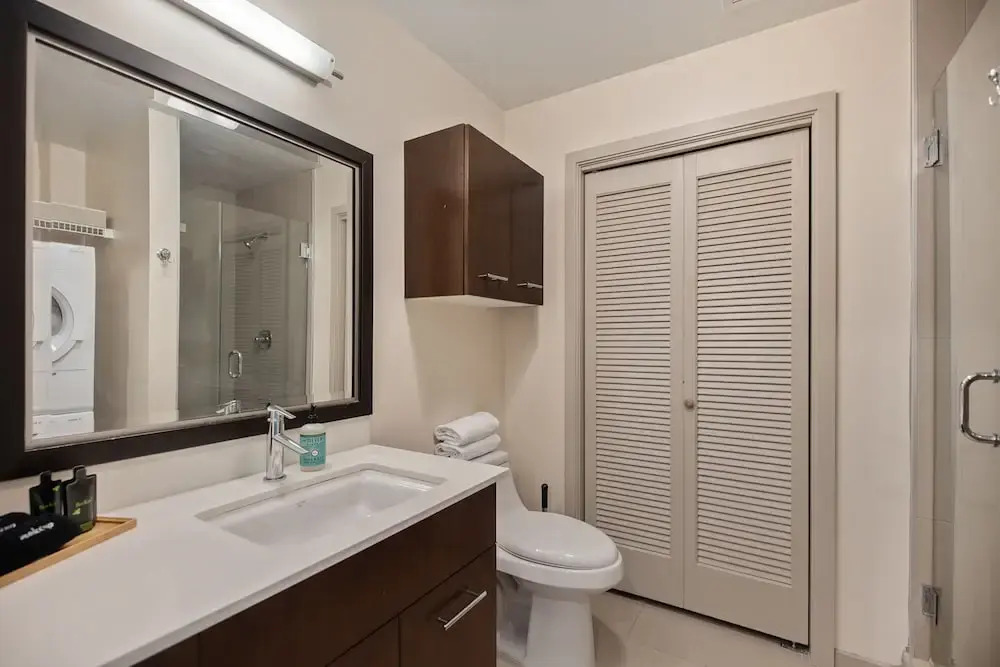 The Luxe Suites at University City