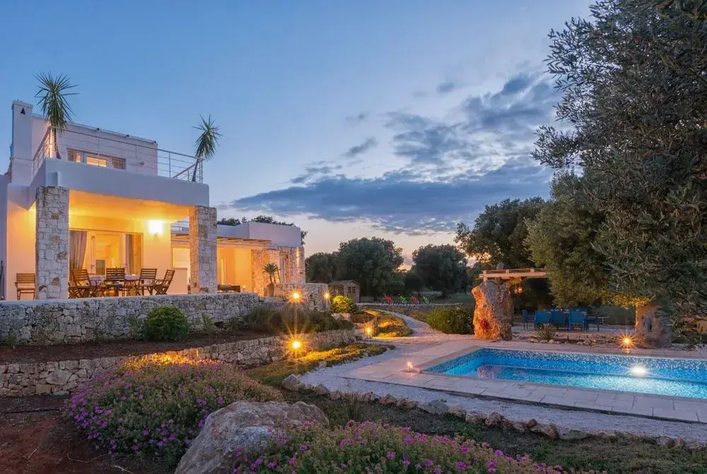 Villa Butterfly by Raro Villas