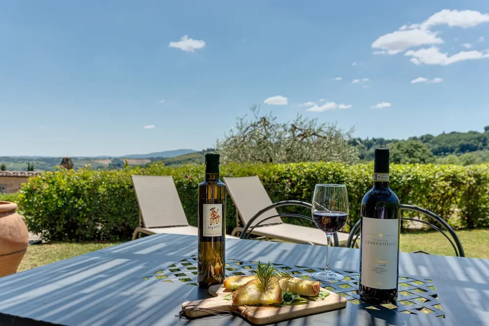Tenuta Guardastelle - Agriturismo and vineyard