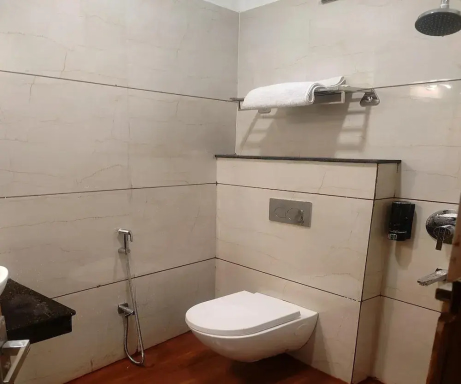 Hotel 7-B