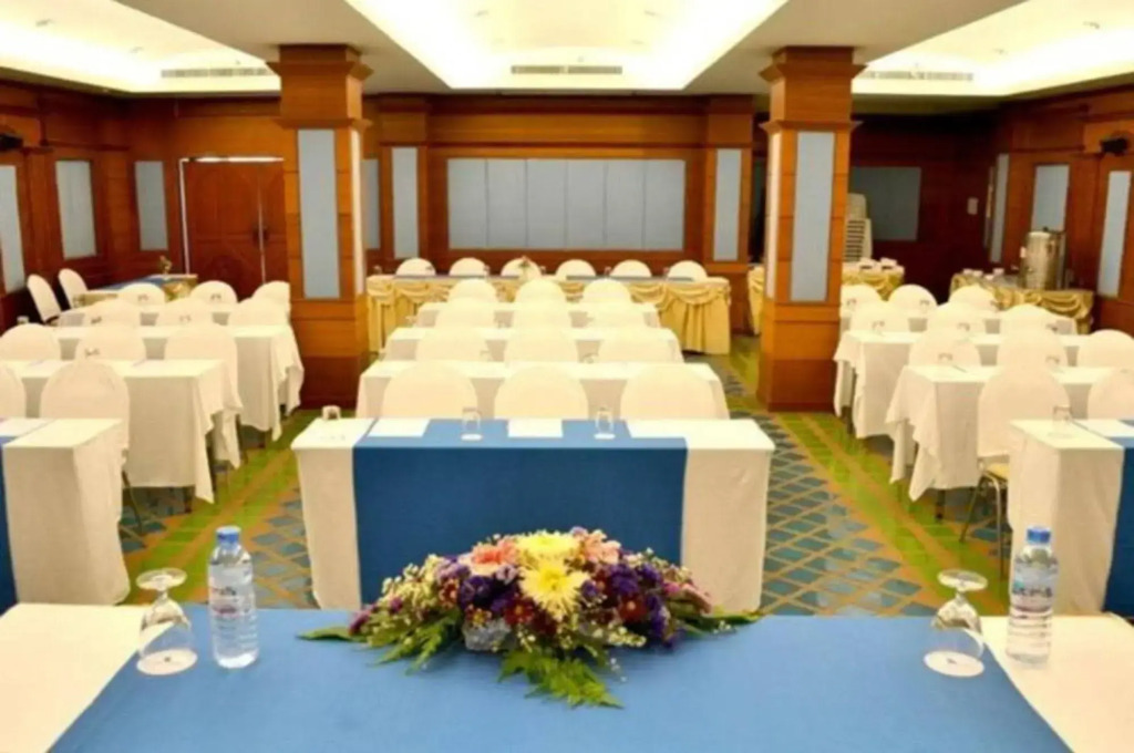 New Travel Beach Hotel & Resort