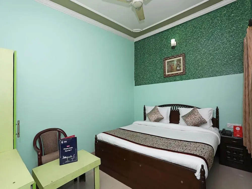 OYO 11312 Hotel Aero Capitol