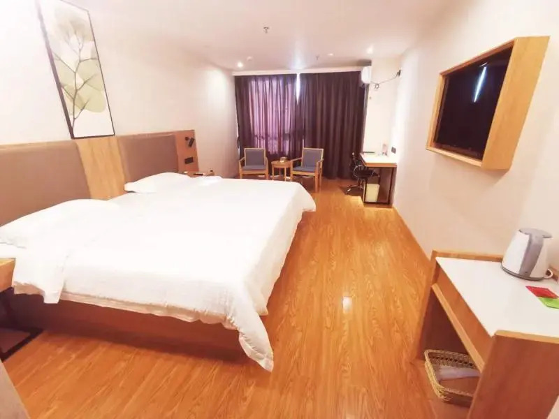 GreenTree Inn Qinzhou East Railway Station