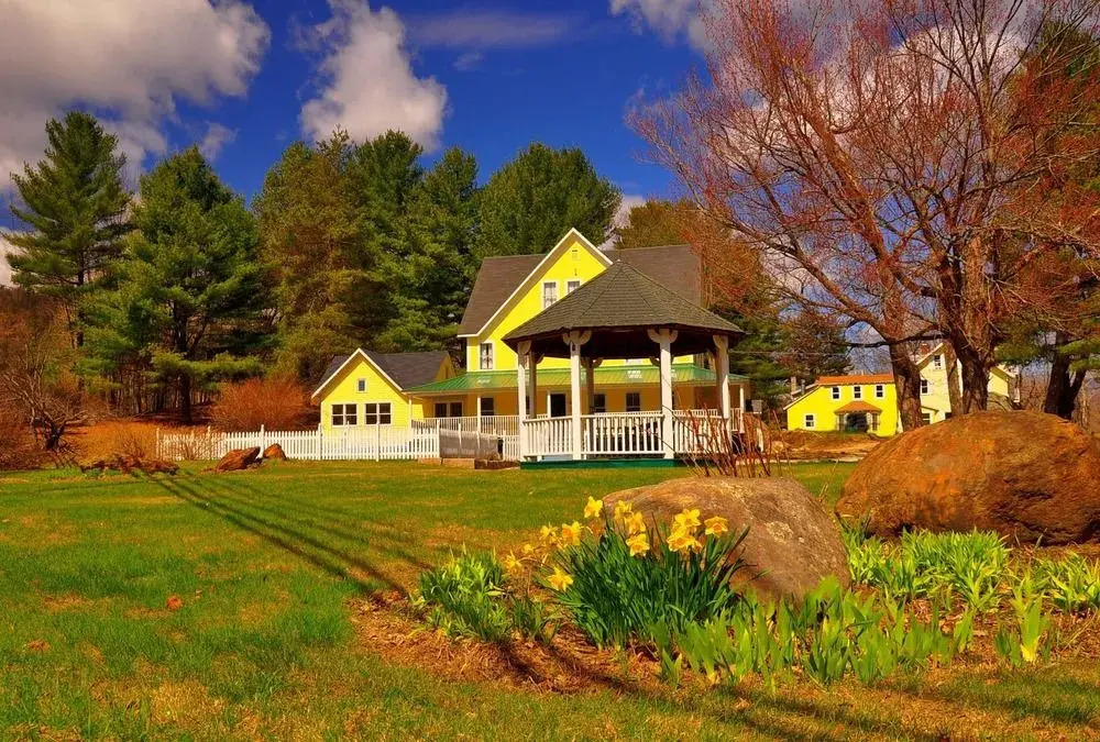 RiverWood Inn