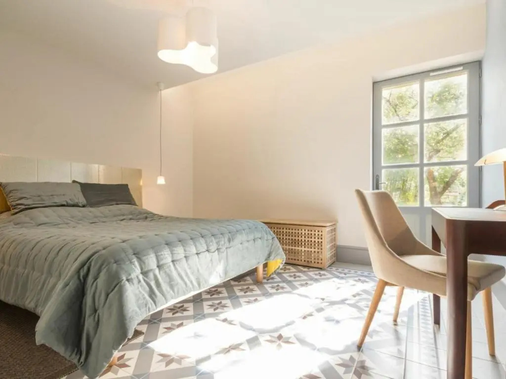 Maison de Maître rénovée avec jardin, terrasse et équipements modernes, au calme de la campagne. - FR-1-306-928