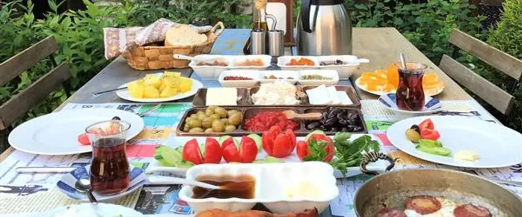 Saliha Hanım Taş Konak