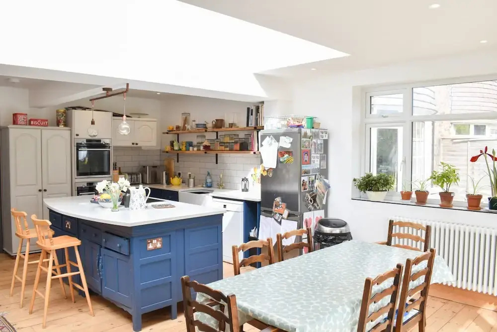 Spacious 4 Bedroom Family Home in Hove