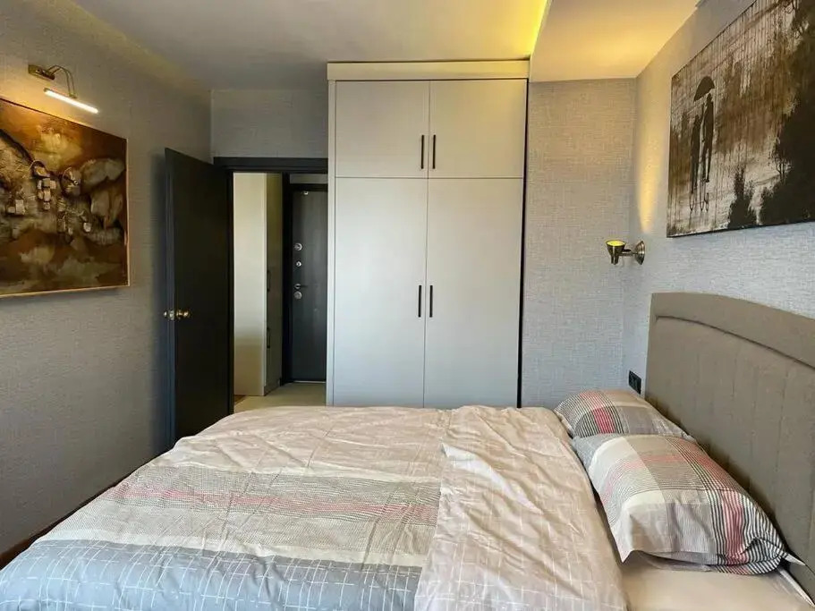 Central Location 10 minutes from the beach