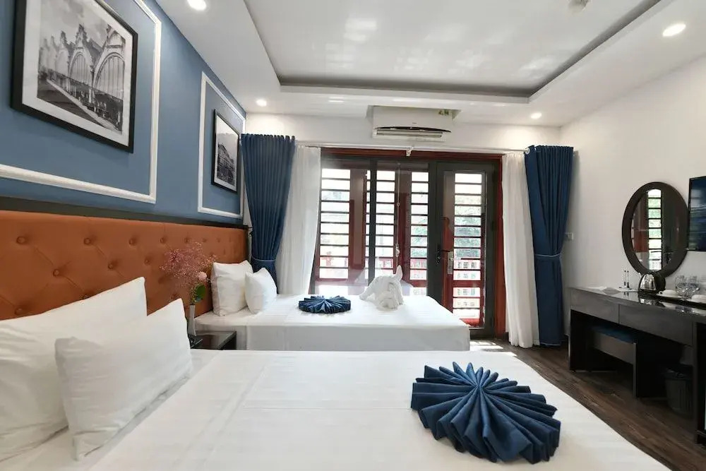 Golden Spring Hotel