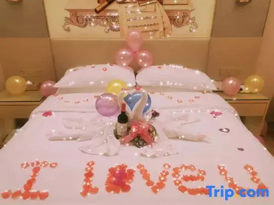 Vienna International Hotel (Kunming Guandu Hello World )