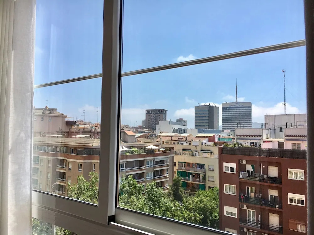 Apartamento Impecable Estancia Con Metro Delante