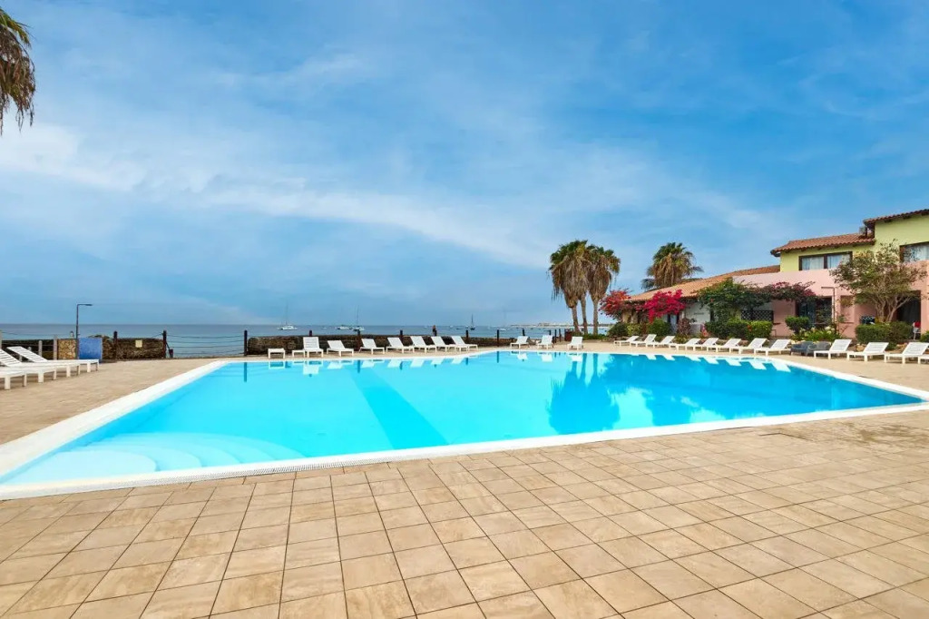 Porto Antigo 1 - Three bedroom, pool & wifi