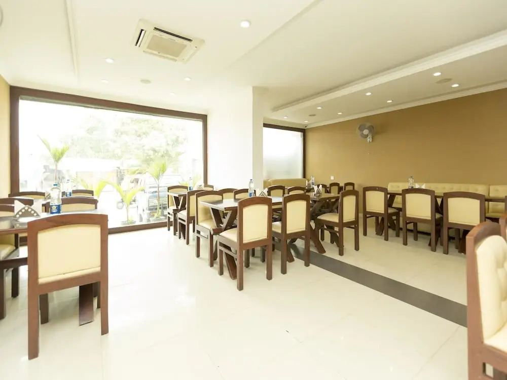 OYO 9122 Hotel Ivory Grande