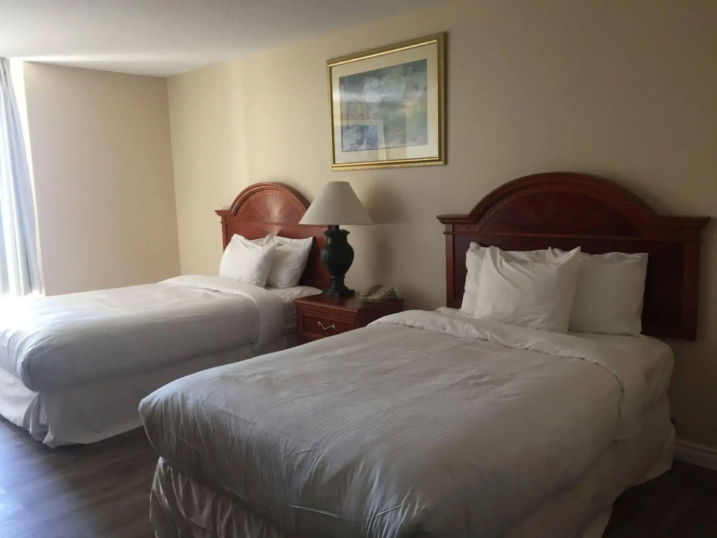 Toronto Plaza Hotel