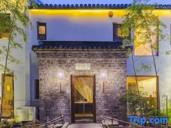 Yueshang Zen Space Homestay (Tongli Ancient Town Branch)