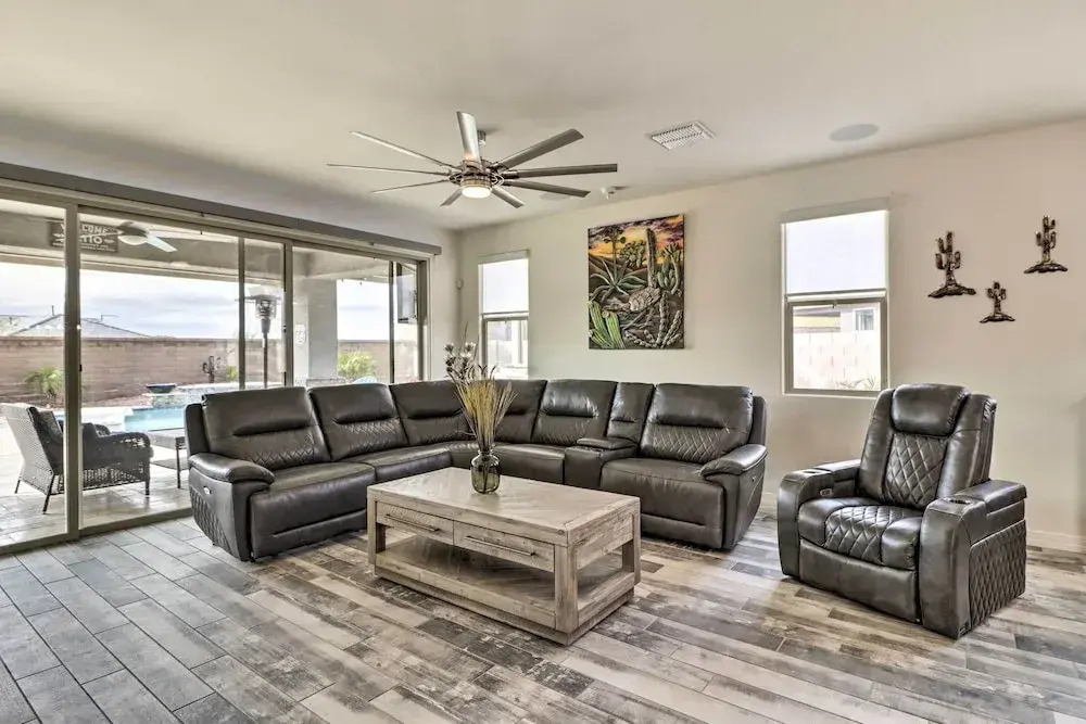 Heated Pool + Putting Green: Goodyear Retreat