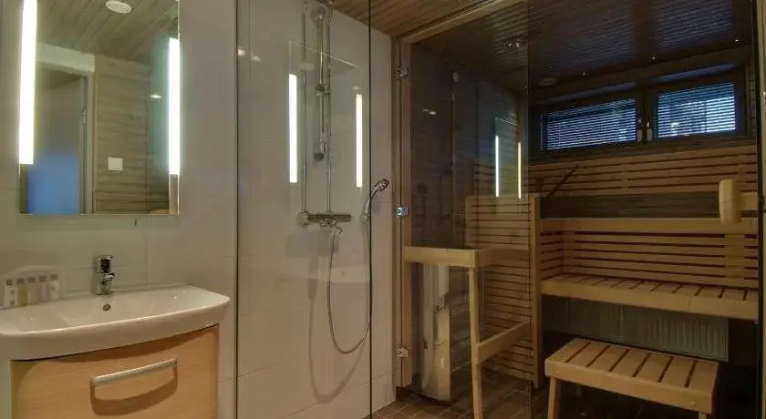 Levi Suites Unna Mànnu